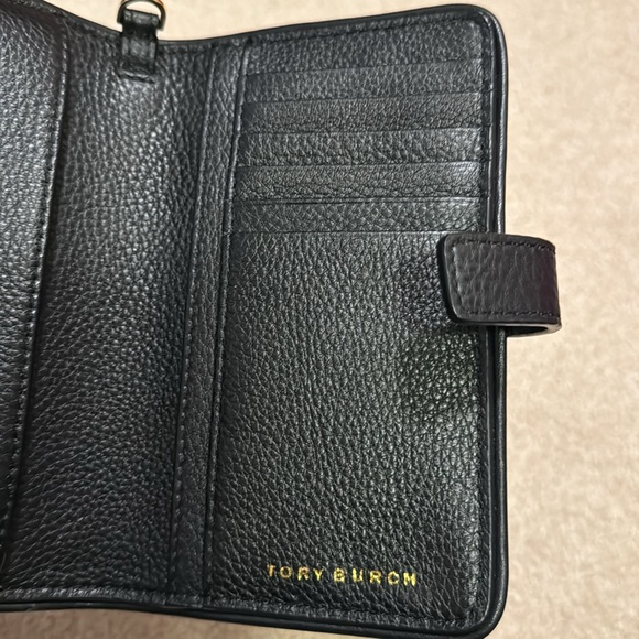 NWT Tory Burch Black Britten Smart Phone Wallet - Picture 3 of 6